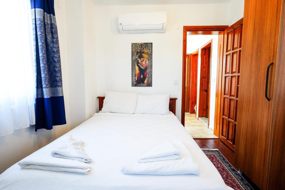 Bed, Photo of the whole room, Bedroom, towels, wardrobe, air conditioner