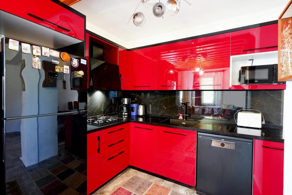 Coffee/tea facilities, Kitchen or kitchenette, dishwasher, microwave, oven, stove, toaster, toaster, air conditioner