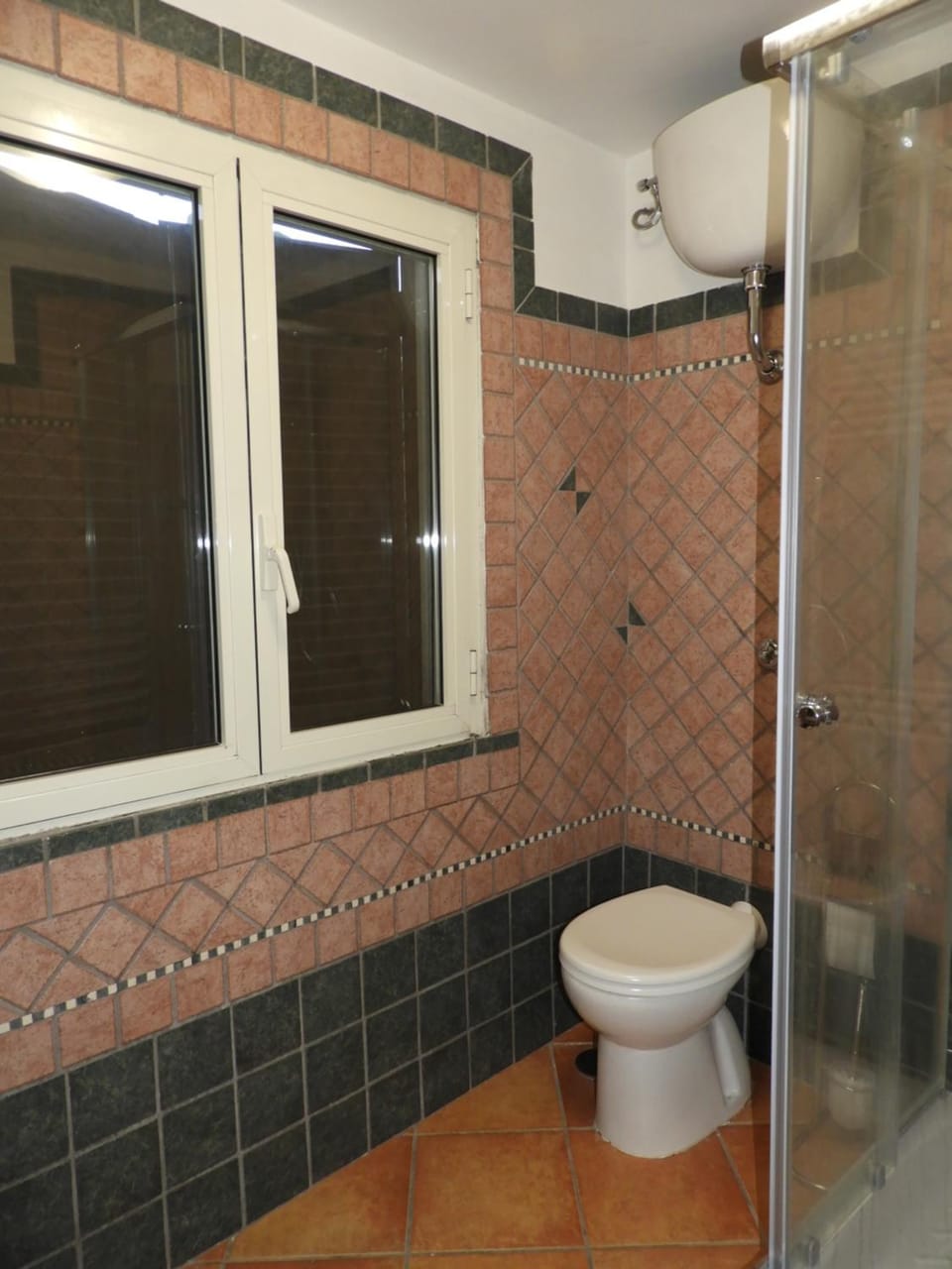 Shower, Toilet