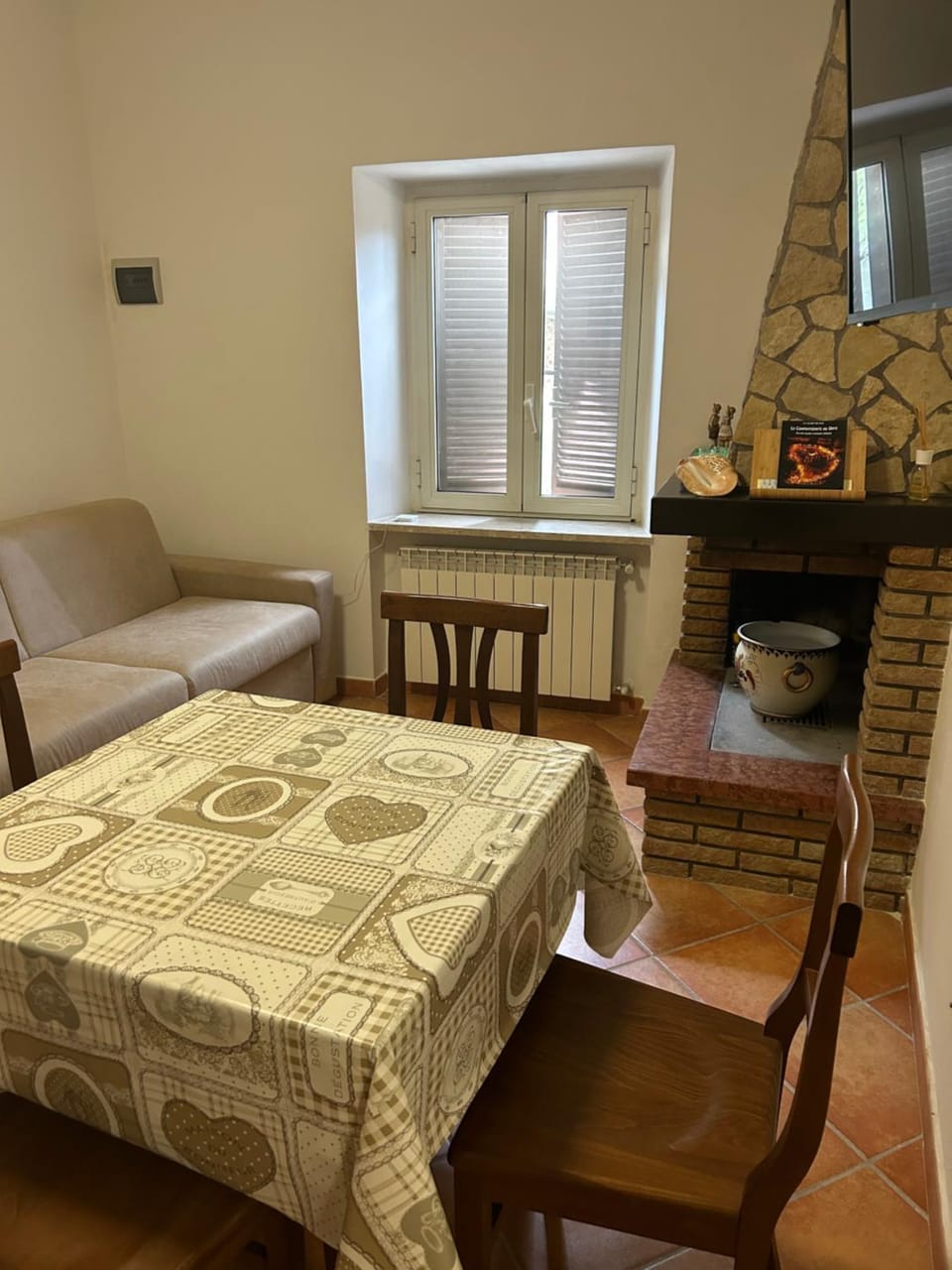 Living room, Dining area