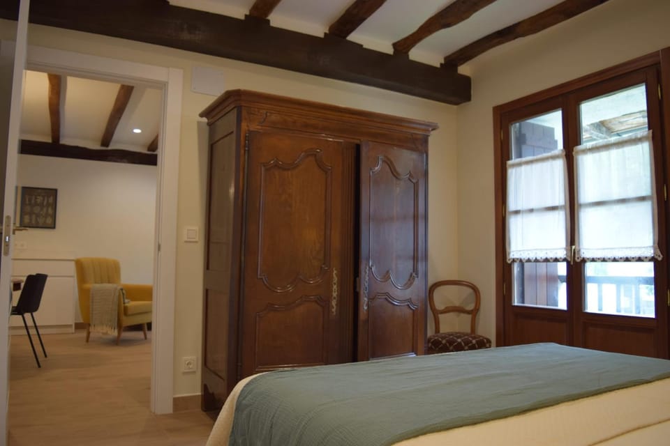 Bed, Photo of the whole room, Bedroom, wardrobe
