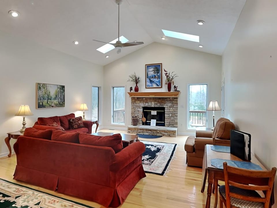 Butterfly Retreat House in Deep Creek Lake