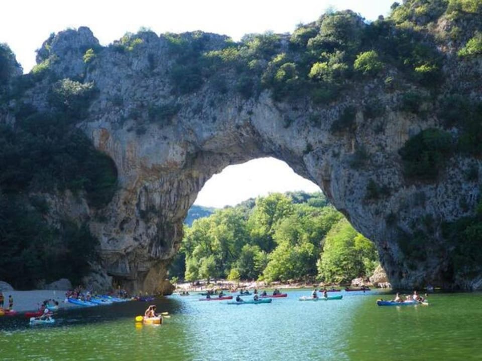 Nearby landmark, Natural landscape, Activities