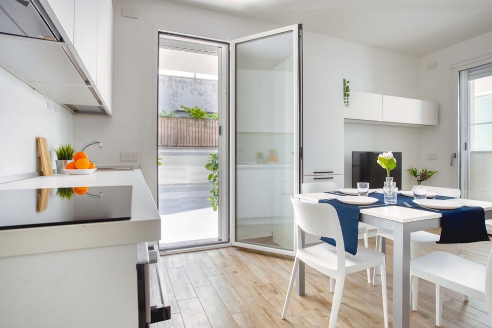 TV and multimedia, Dining area, Lunch, stove, kitchen