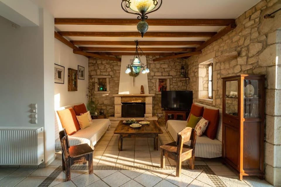 Communal lounge/ TV room, Living room, Seating area, flat iron