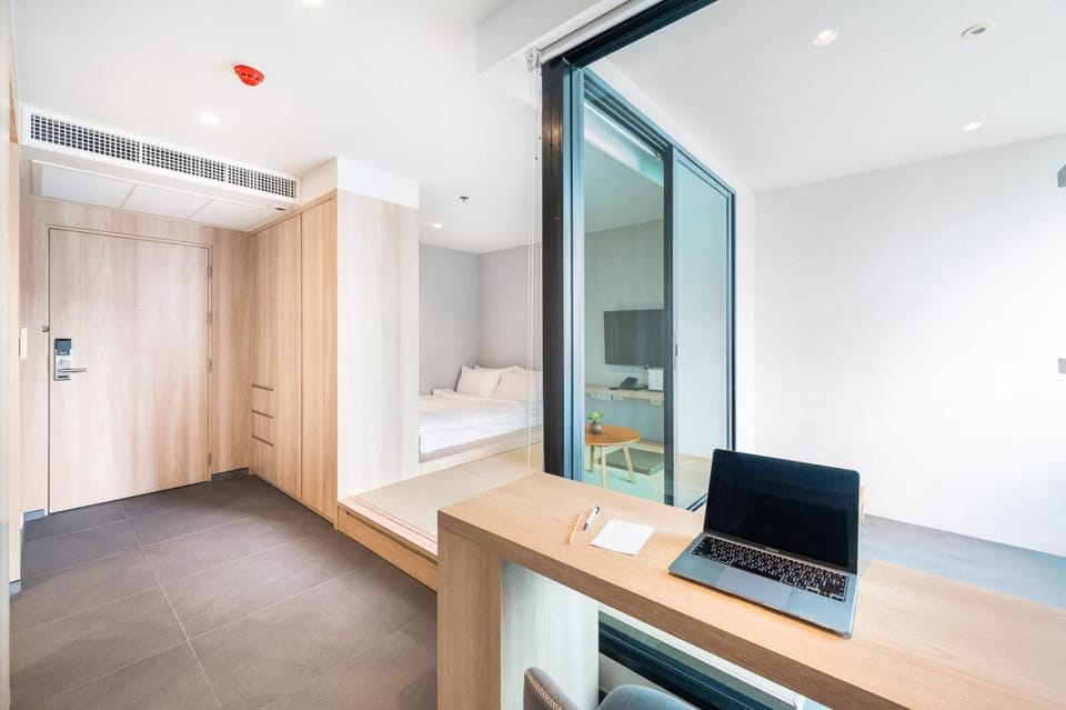 Bed, TV and multimedia