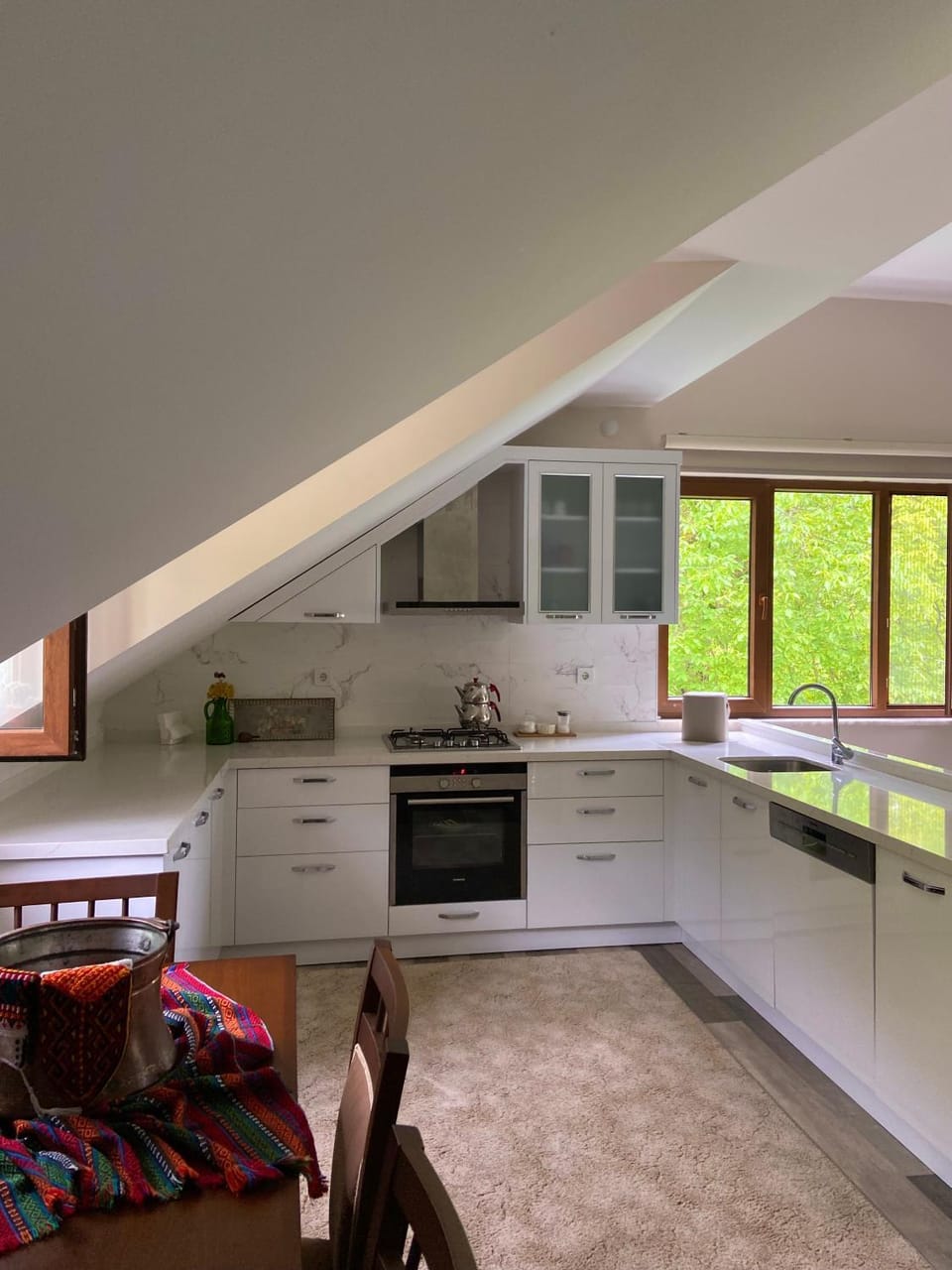 Kitchen or kitchenette, Dining area, dishwasher