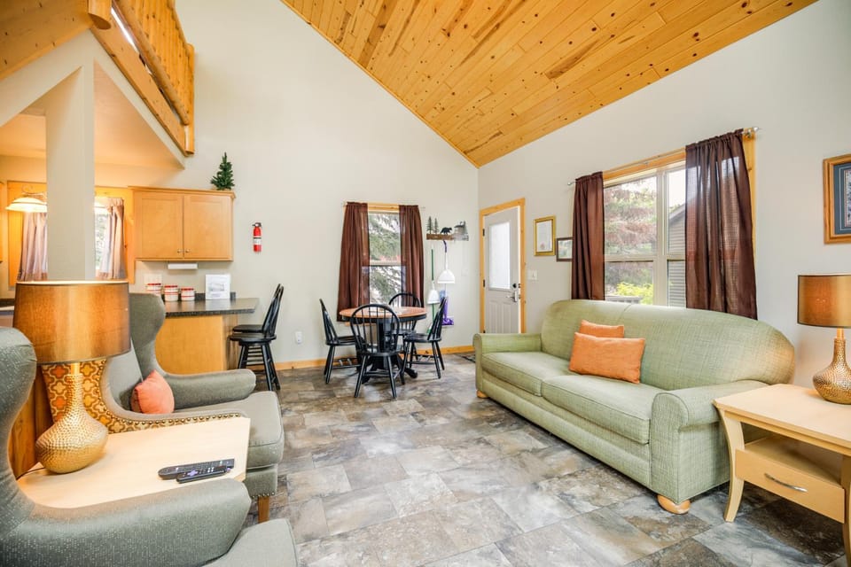 Lakefront Wisconsin Cabin: Dock, Walk to Beach! Cabin in Wisconsin