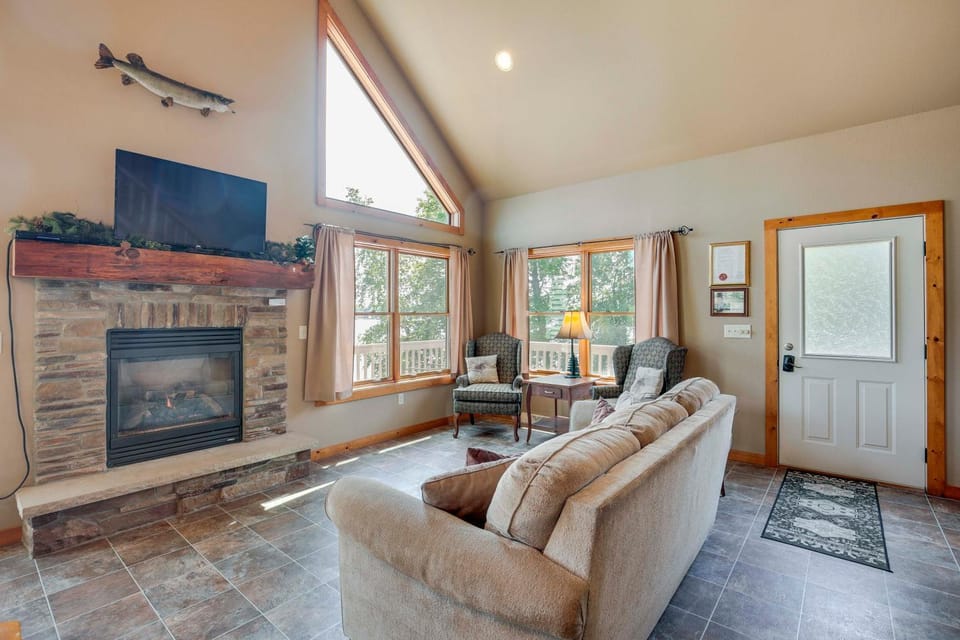 Lakefront Wisconsin Getaway w/ Kayak + Boat Dock! House in Wisconsin