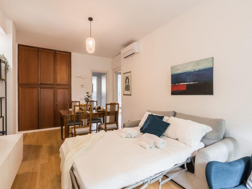 Bed, Living room
