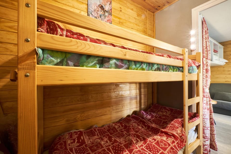 Property building, Living room, Bedroom