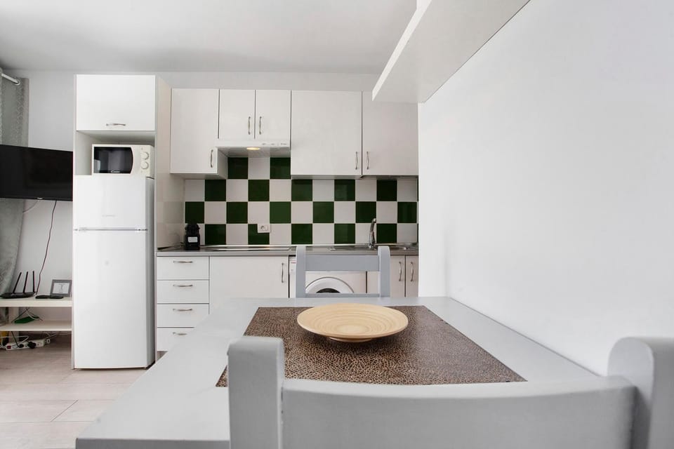 Kitchen or kitchenette, Living room