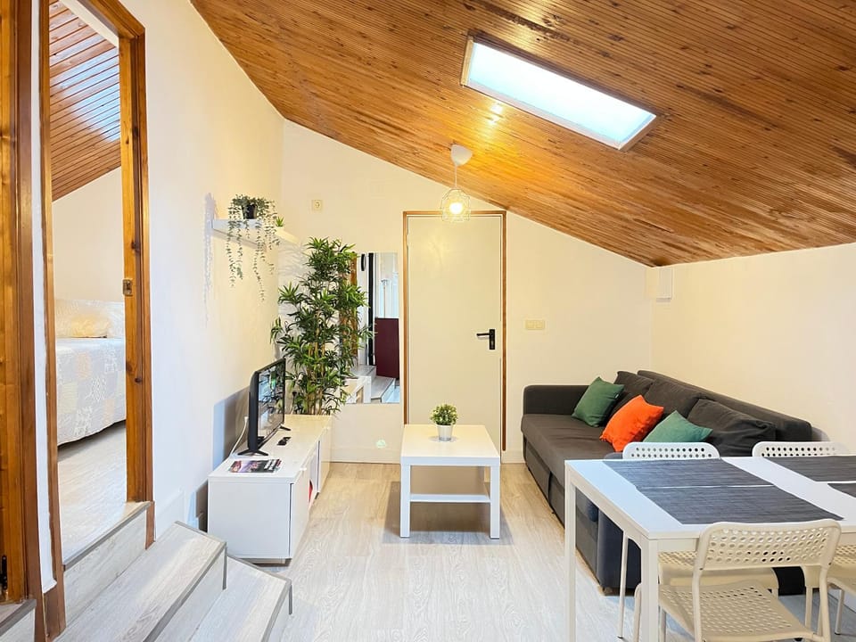 TV and multimedia, Living room, Dining area
