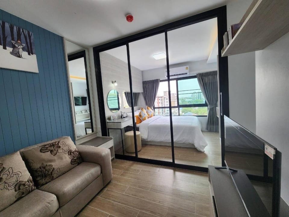 TV and multimedia, Living room, Photo of the whole room, Bedroom