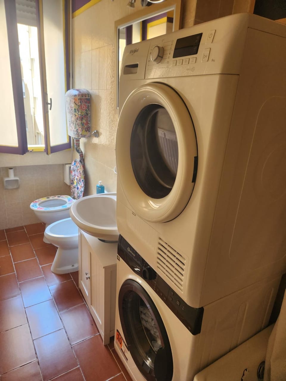 Toilet, Bathroom, washing machine, dryer