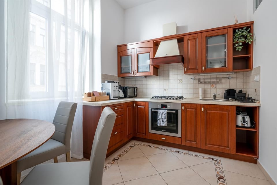 Dining area, pet friendly, kitchen