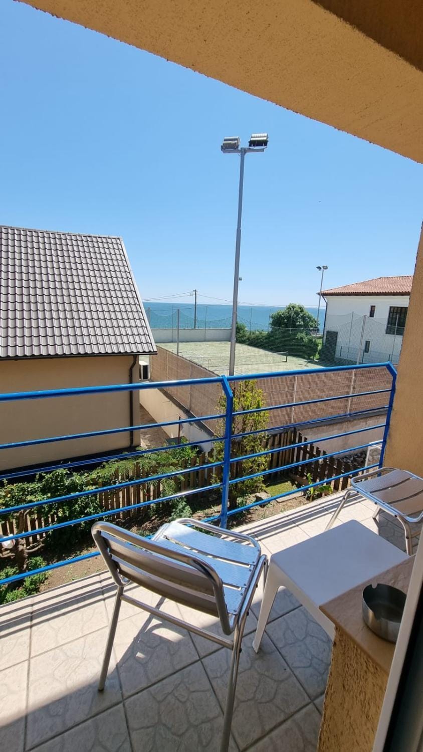 Day, Natural landscape, Balcony/Terrace, Dining area, Sea view