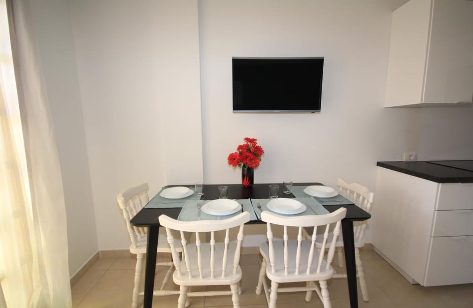 TV and multimedia, Dining area