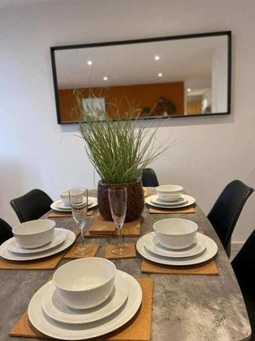 Paramount city living 105 Apartment in Swindon