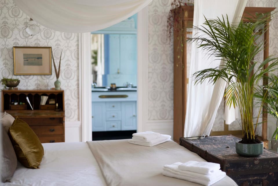 Chambre d’hôtes au Château Le Bas Bleu, Anaïs Nin Bed and Breakfast in Hauts-de-France