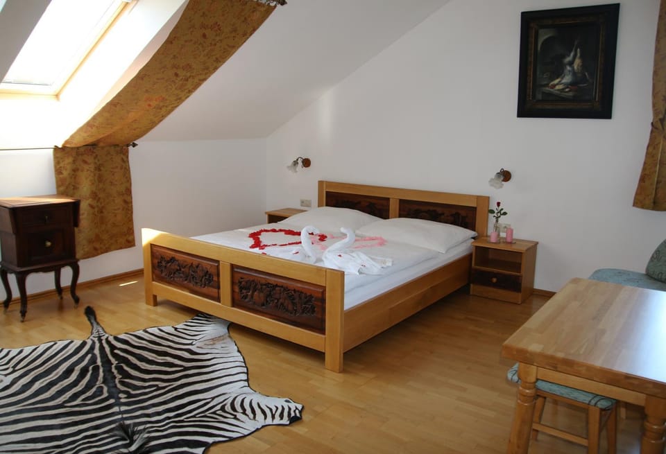 Living room, Seating area, Bedroom