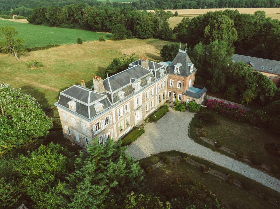 Chambre d'hôtes Sarah - Château Le Bas Bleu Bed and Breakfast in Hauts-de-France