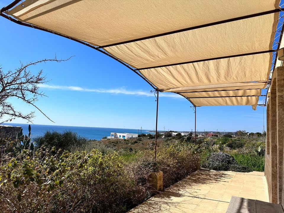 Villa Mariapaola House in Torre Vado
