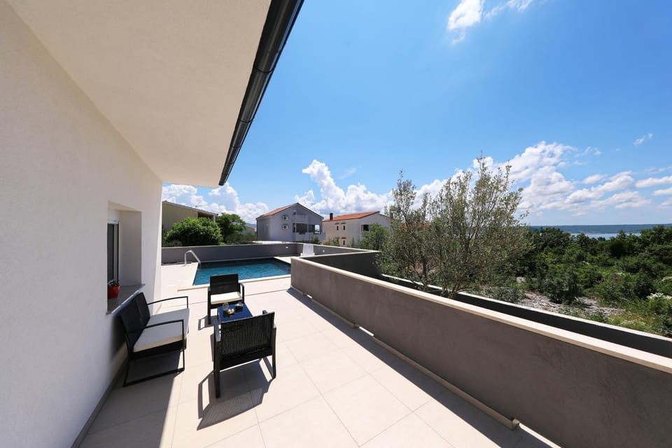 Balcony/Terrace, Balcony/Terrace