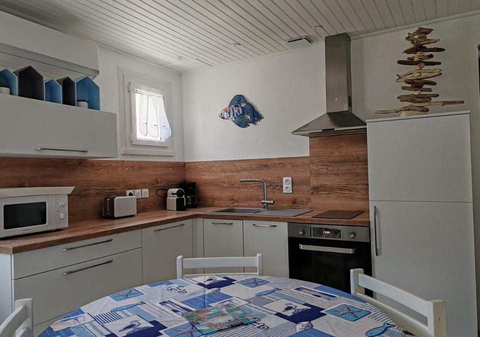 Les Cariatides House in Nouvelle-Aquitaine