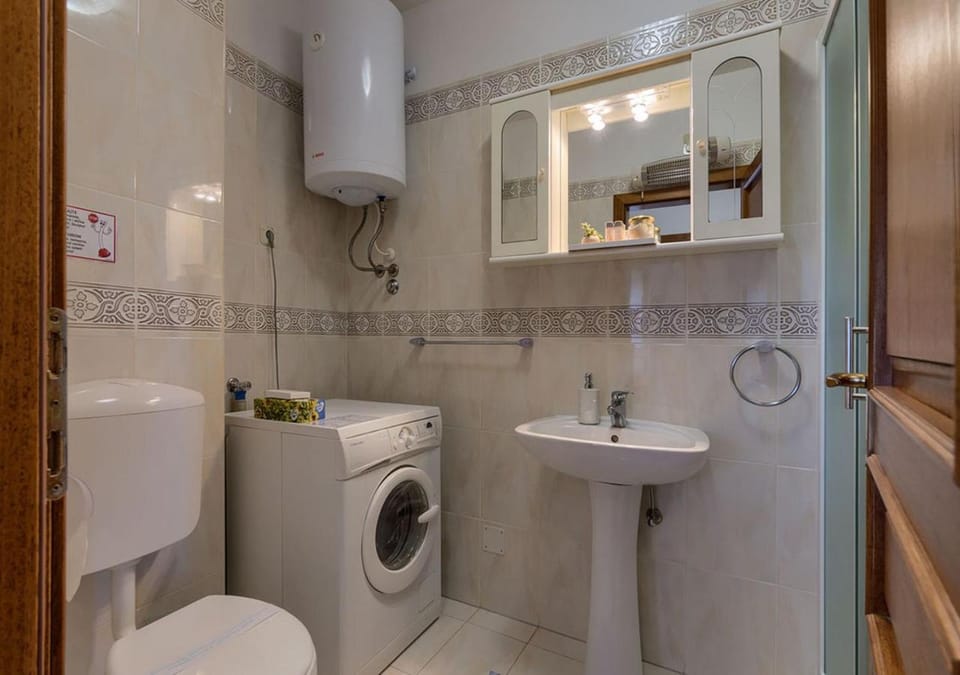 Shower, Toilet, washing machine