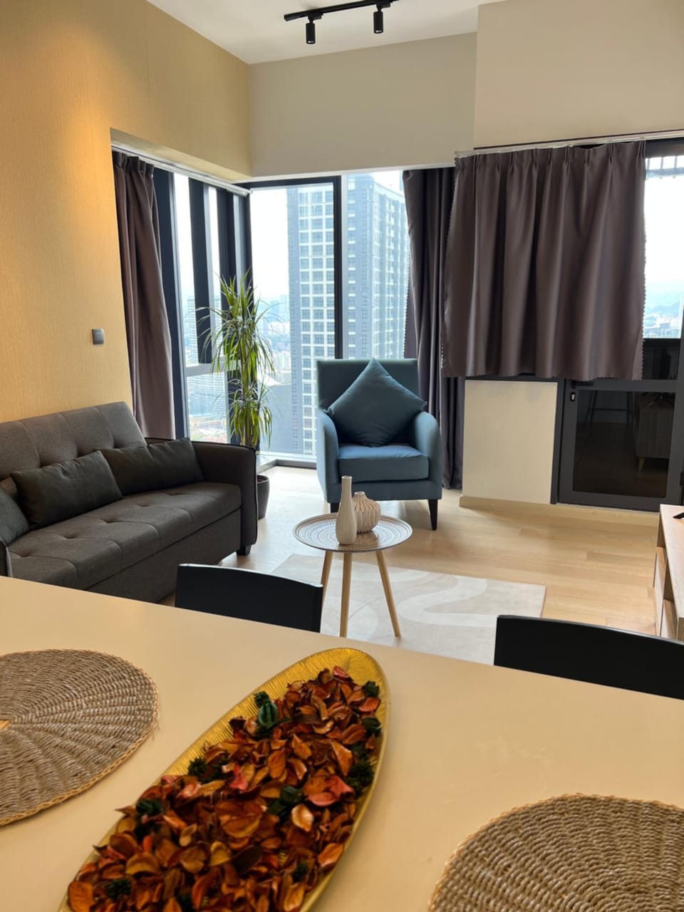 Living room, Seating area, Dining area