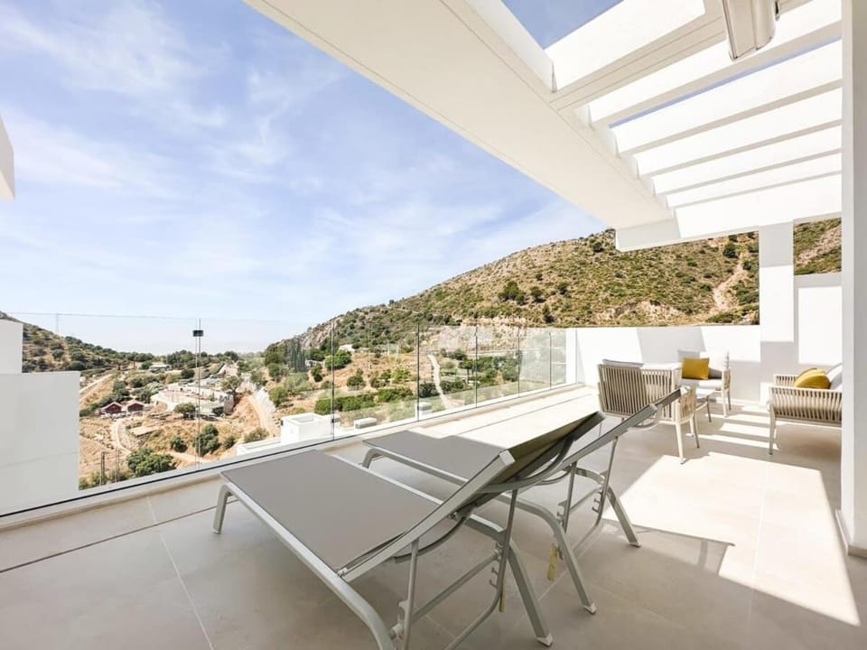 Luxury Palo Alto Apartment Ocean Views Marbella Apartment in Sierra de las Nieves