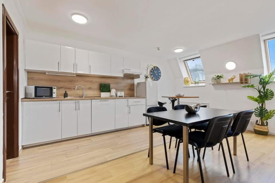 Kitchen or kitchenette, Dining area, pet friendly, stove