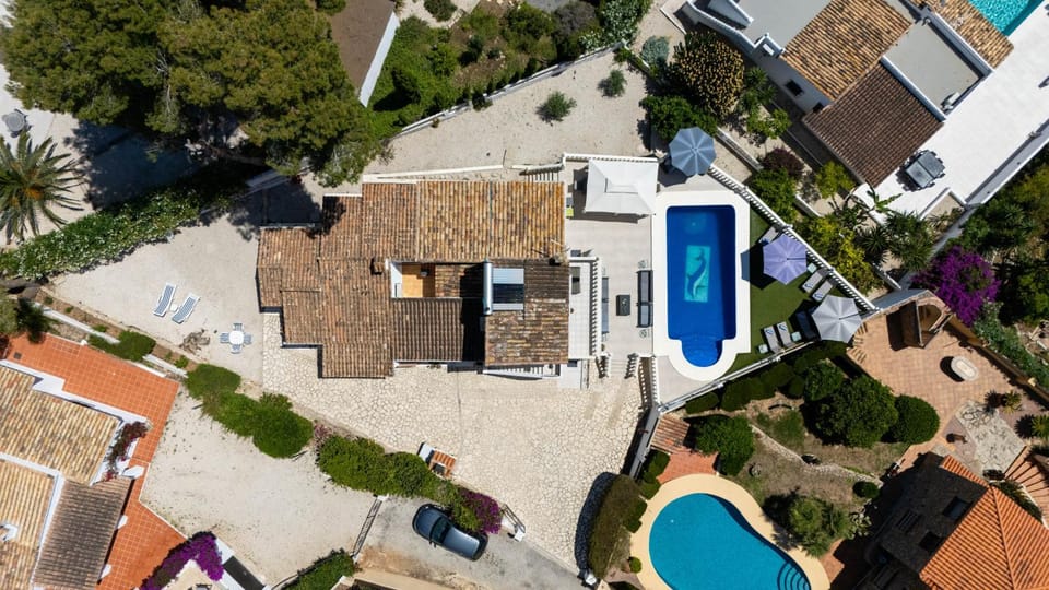 Property building, Day, Neighbourhood, Bird's eye view, Street view, Swimming pool, sunbed