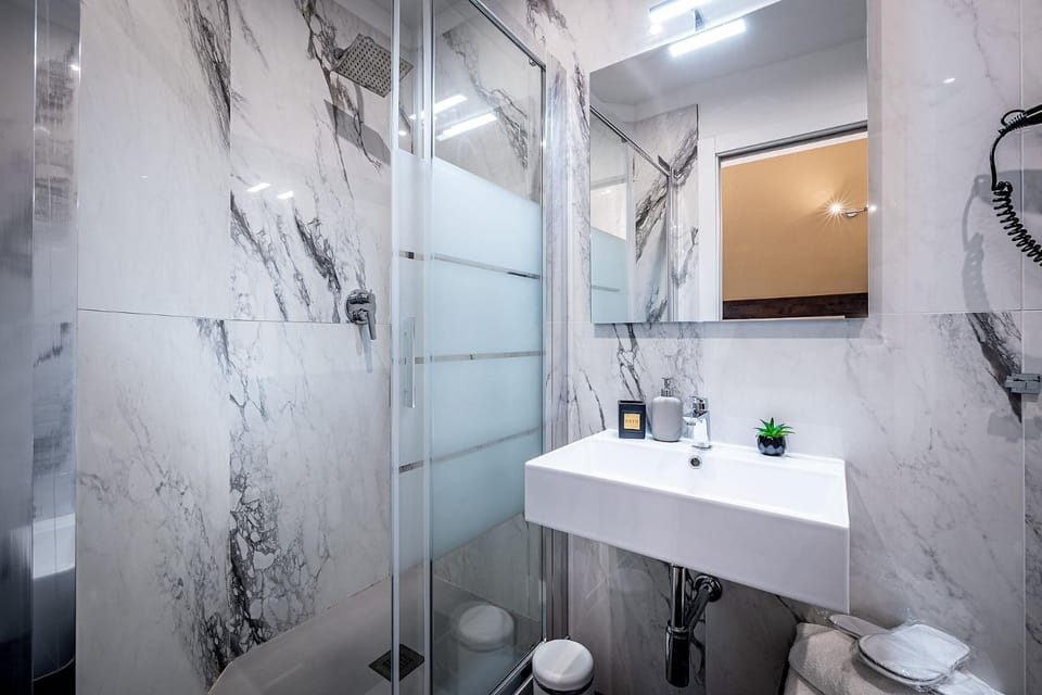 Shower, Bathroom, bidet