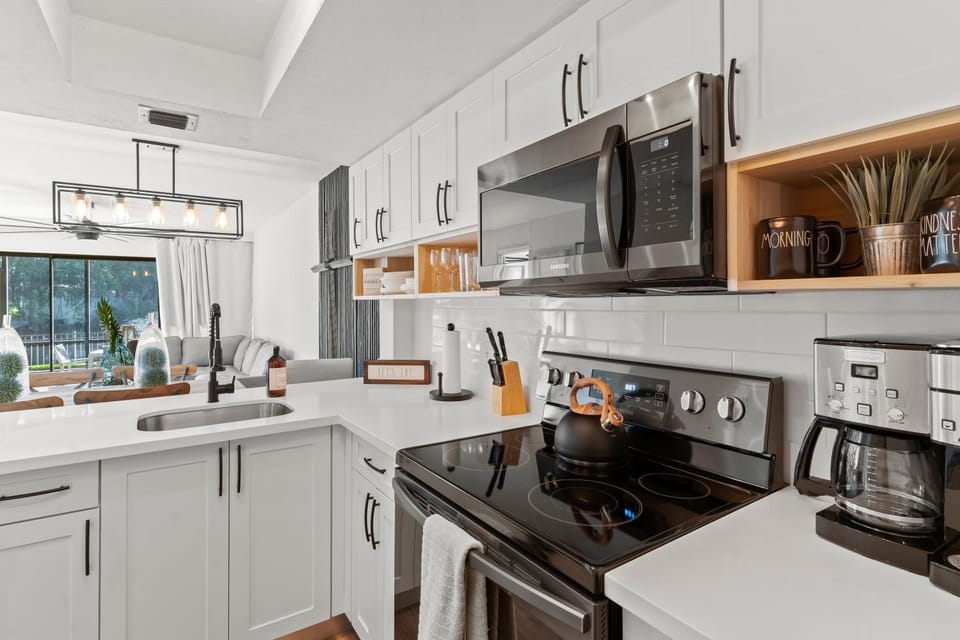 Coffee/tea facilities, Kitchen or kitchenette, dishwasher, minibar, pet friendly, stove, toaster