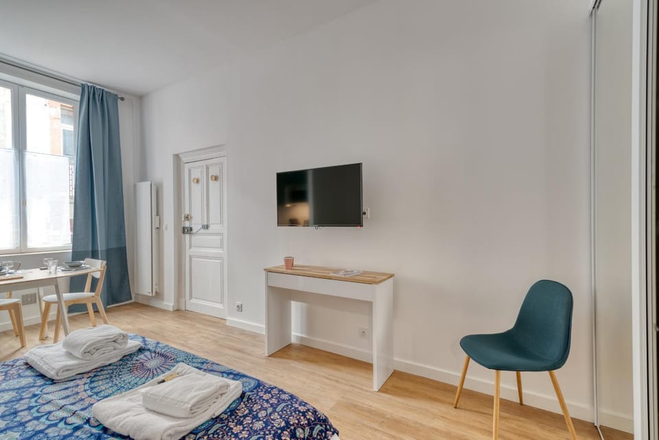 TV and multimedia, Photo of the whole room