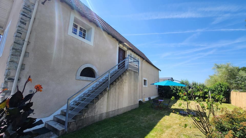 Property building, Garden view