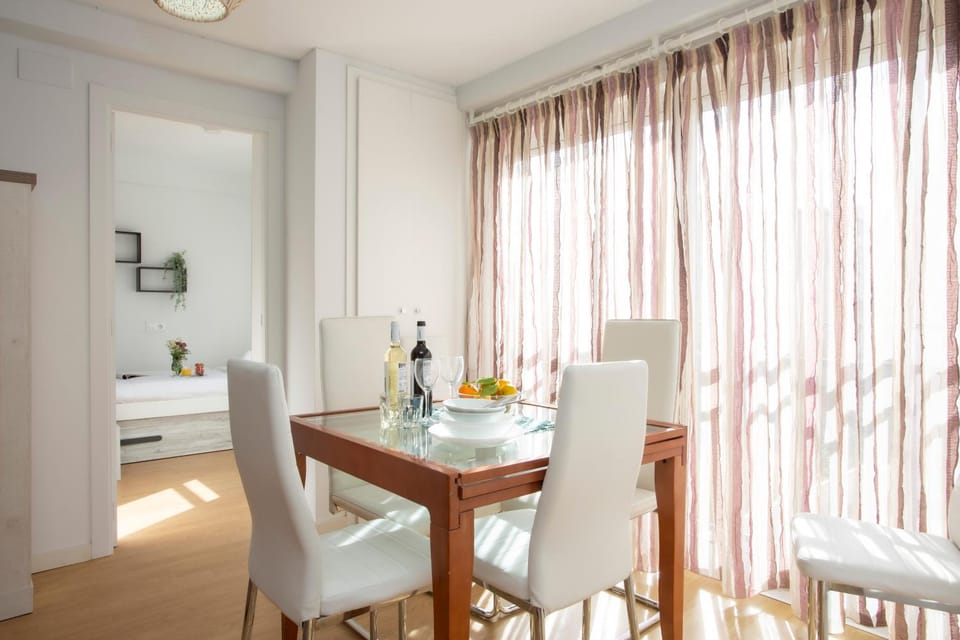 Bed, Living room, Photo of the whole room, Dining area, Bedroom