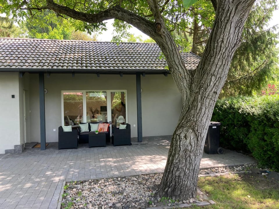 Property building, Balcony/Terrace, Garden view