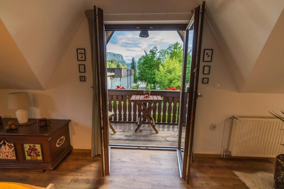 View (from property/room), Balcony/Terrace, Lake view, Lake view
