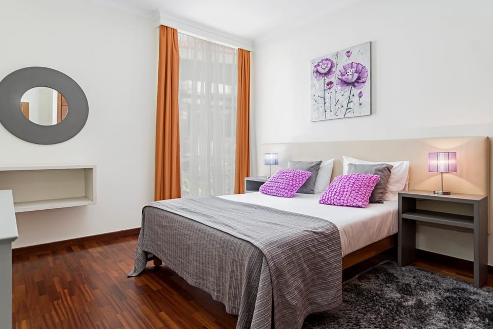 Bed, Balcony/Terrace, Decorative detail, Bedroom