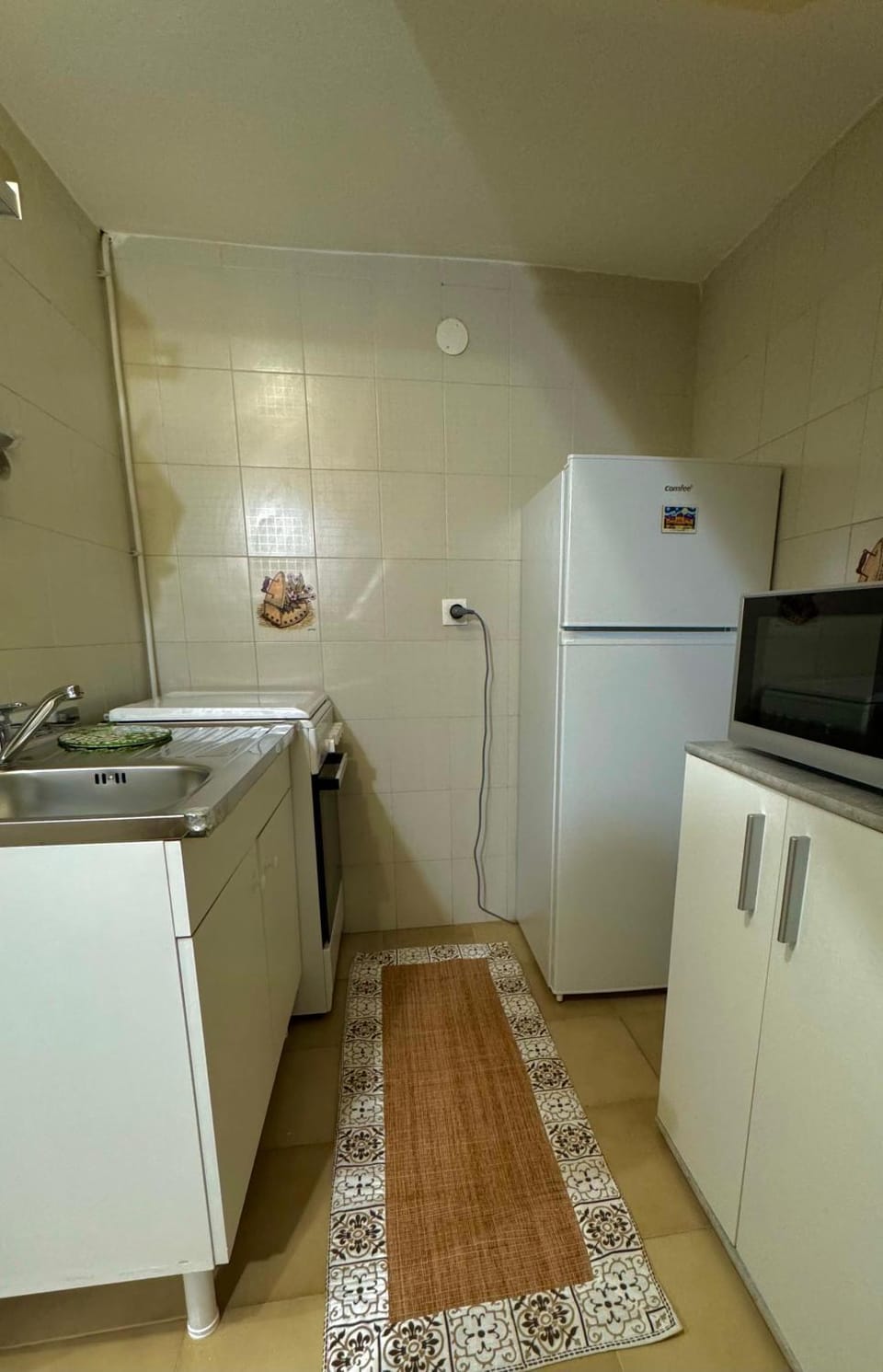 Kitchen or kitchenette, stove, kitchen