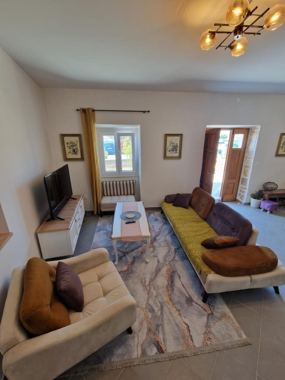 Communal lounge/ TV room, TV and multimedia, Living room