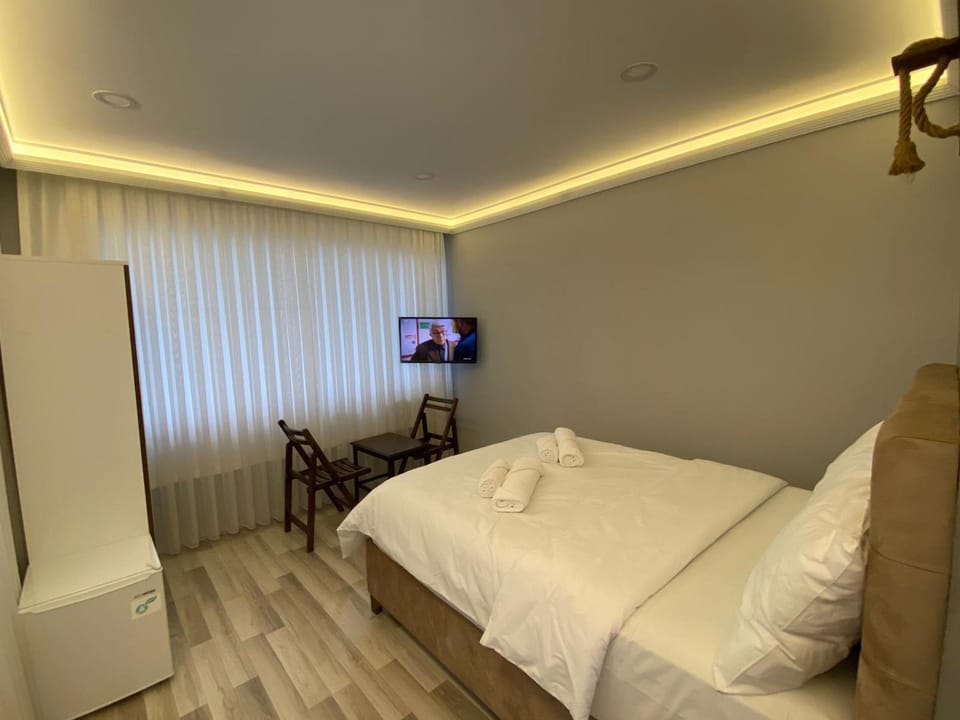 Bed, TV and multimedia, Photo of the whole room, Bedroom, wardrobe