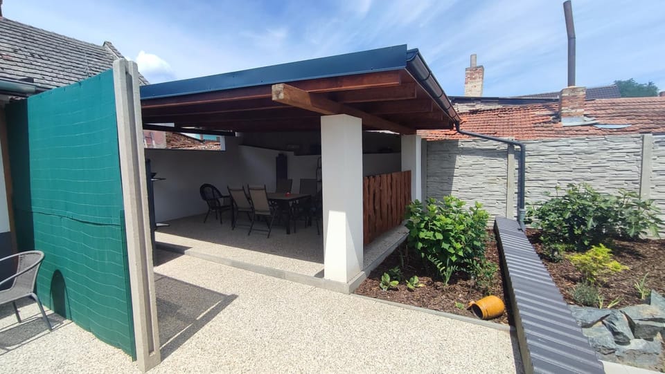 Property building, Seating area