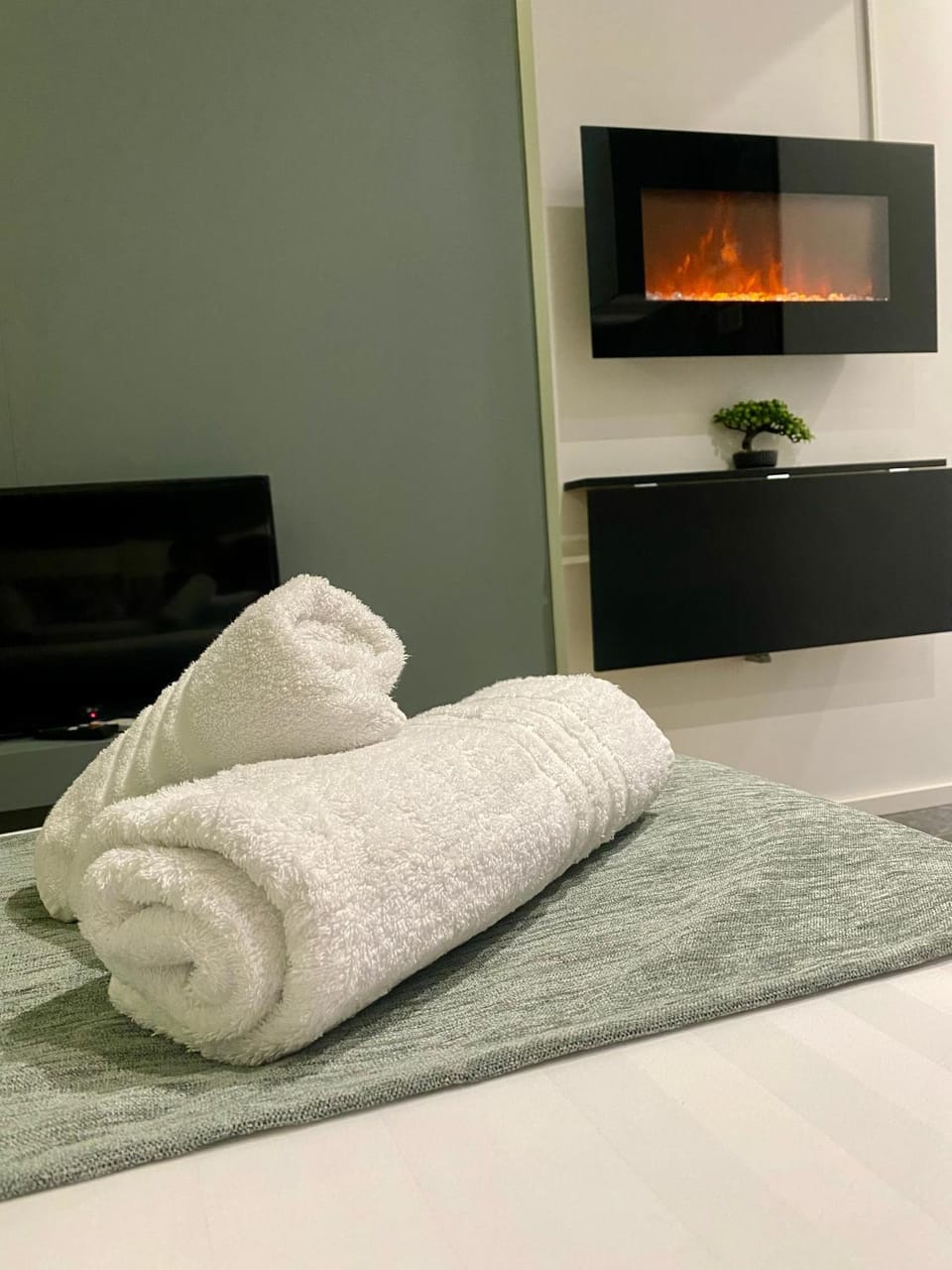 Crystal Studio-downtown escape-Navarinou square Apartment in Thessaloniki