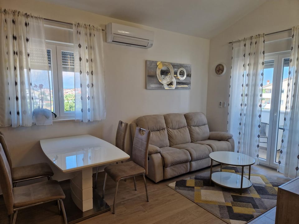 Apartman Sunrise Apartment in Varoš
