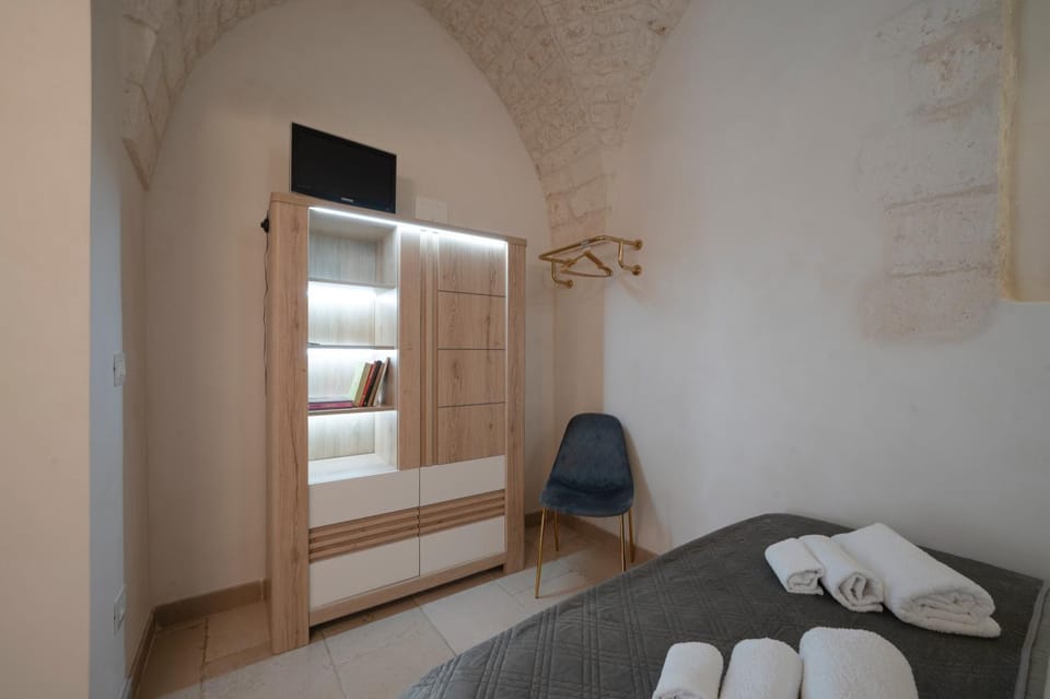 Bed, Photo of the whole room, Bedroom, towels, wardrobe