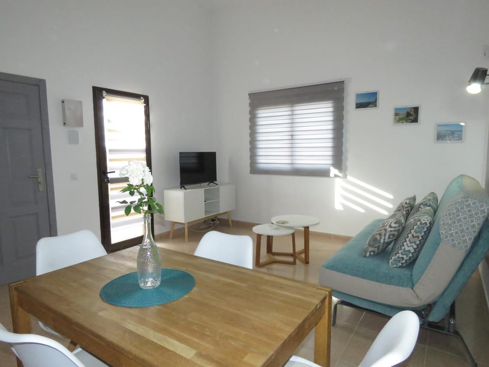 Communal lounge/ TV room, Living room, Dining area